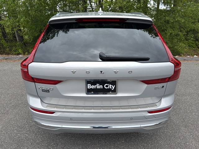 2022 Volvo XC60 B5 Inscription photo 4