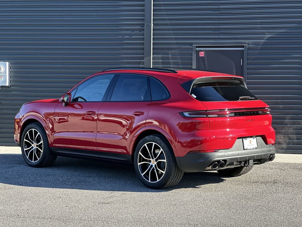 2025 Porsche Cayenne Base photo 11