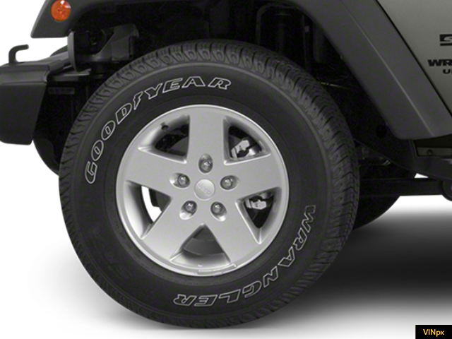 2013 Jeep Wrangler Unlimited Sahara photo 9