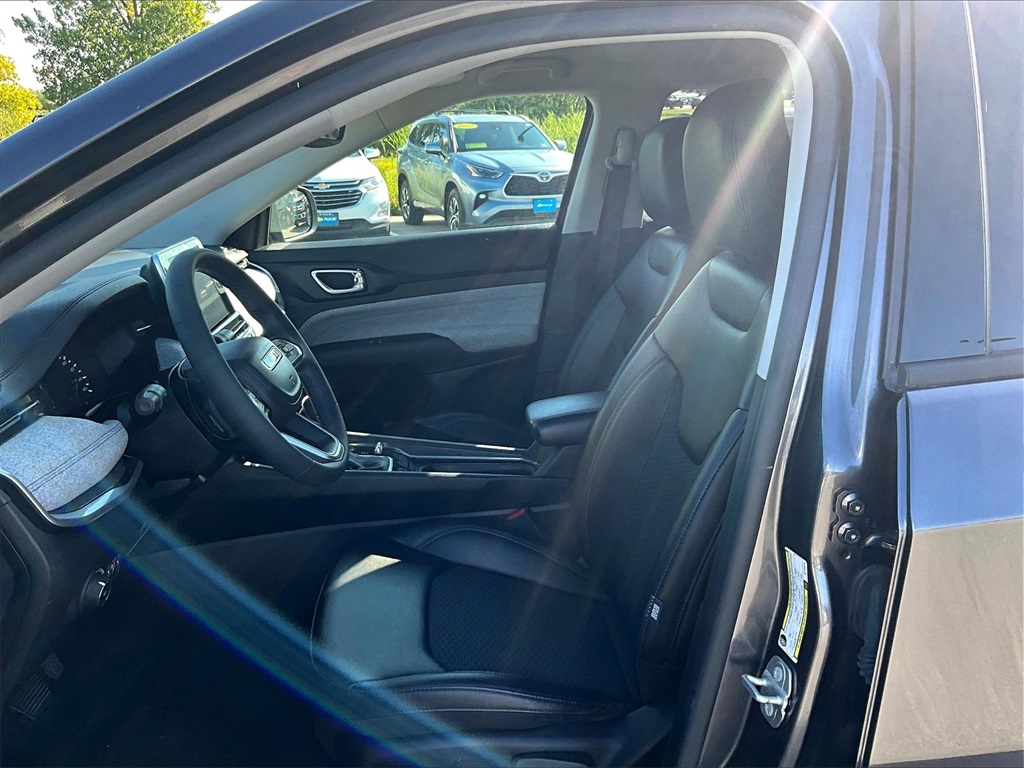 2022 Jeep Compass Latitude photo 10
