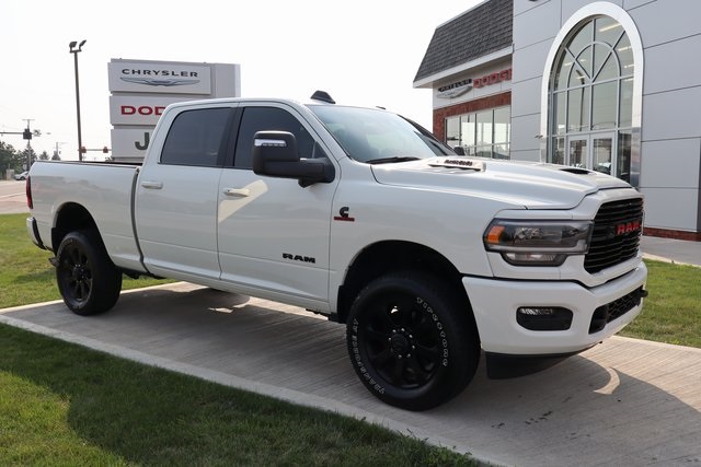 2024 Ram 3500 Laramie photo 3