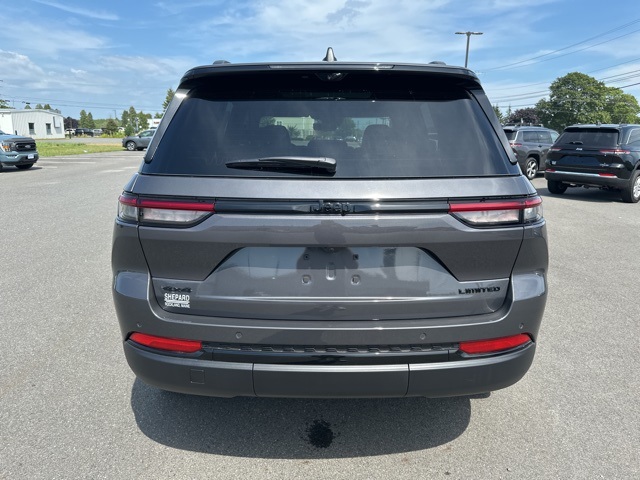 2025 Jeep Grand Cherokee Limited photo 4