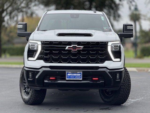 2026 Chevrolet Silverado 2500HD ZR2 photo 2