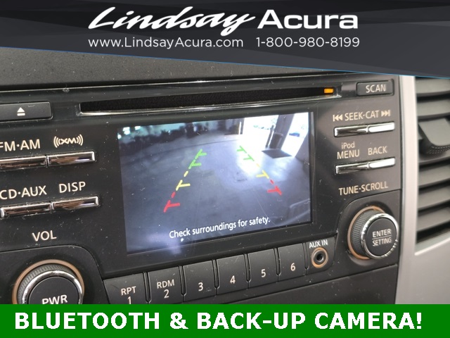 2013 Nissan Frontier SV Crew Cab photo 2