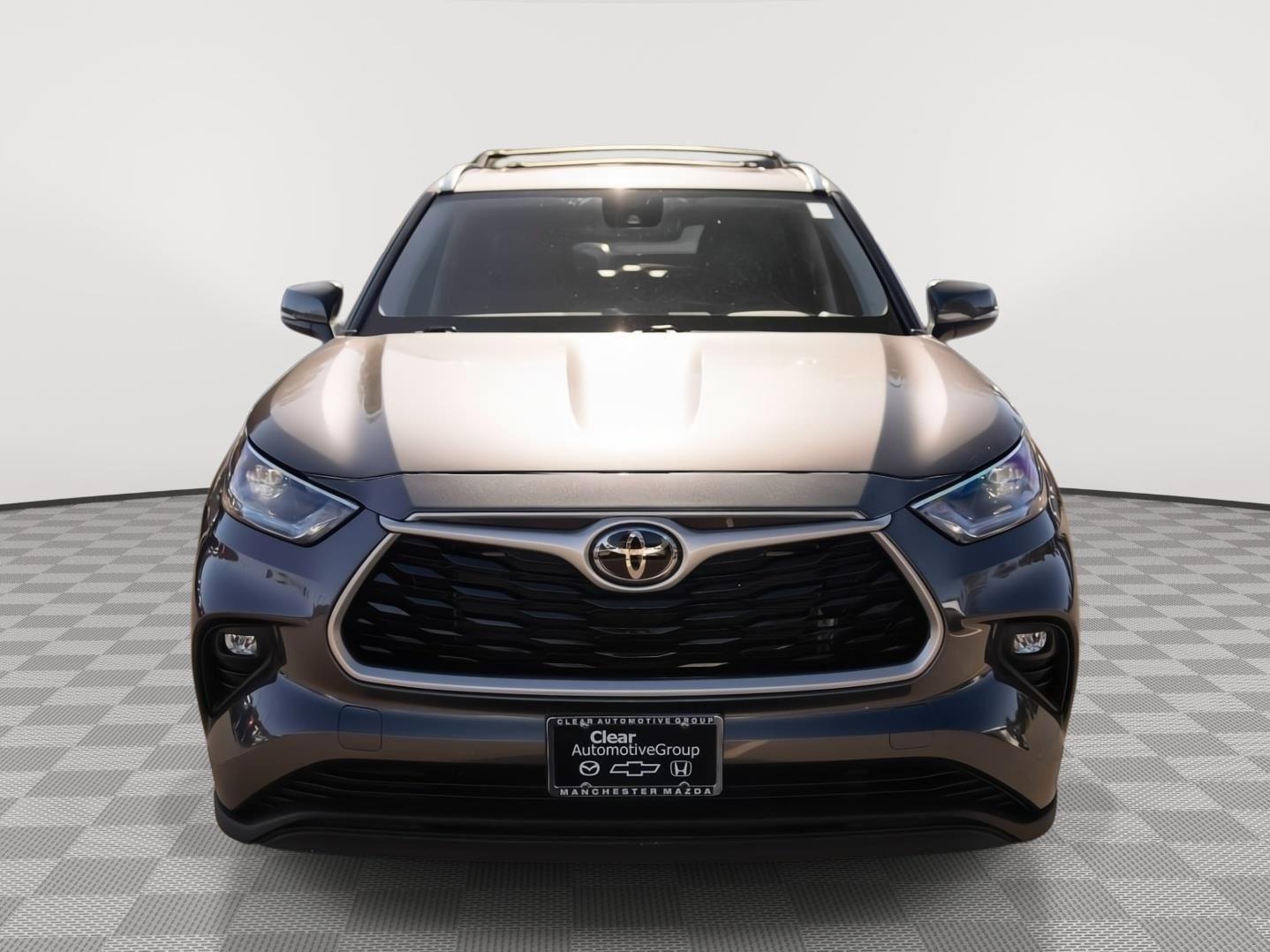 2021 Toyota Highlander XLE photo 16