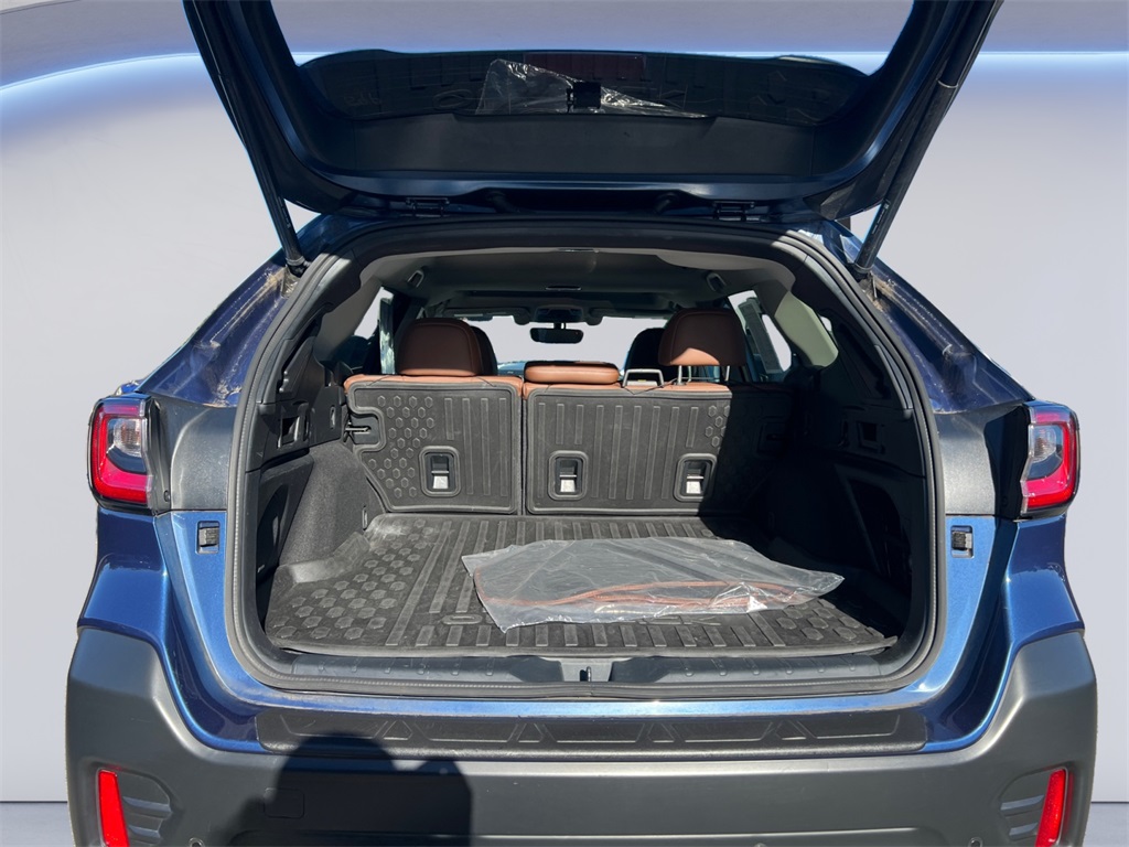 2022 Subaru Outback Touring photo 18