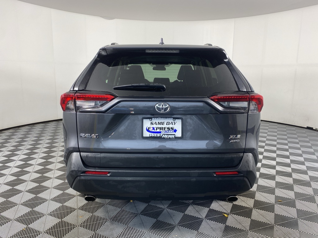 2023 Toyota RAV4 XLE photo 2