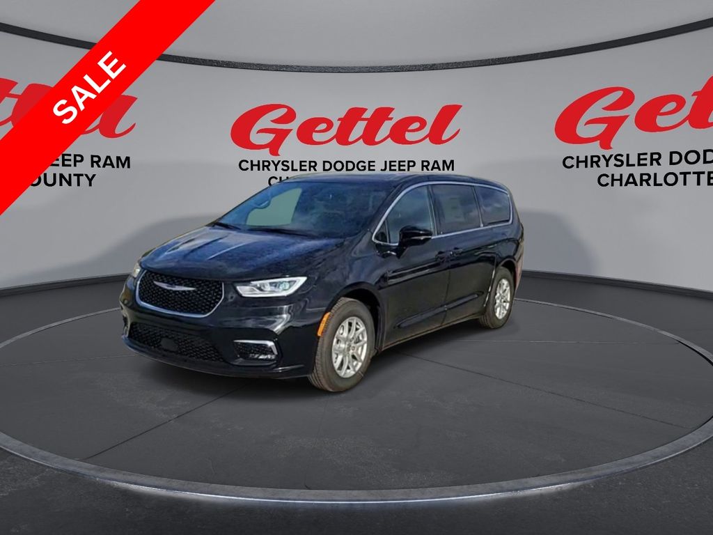 2025 Chrysler Pacifica photo 2