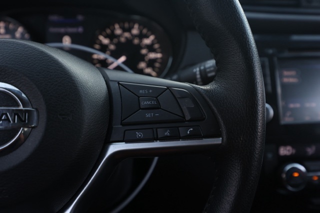 2019 Nissan Rogue SV photo 22