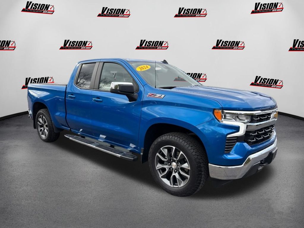 2024 Chevrolet Silverado 1500 LT photo 3