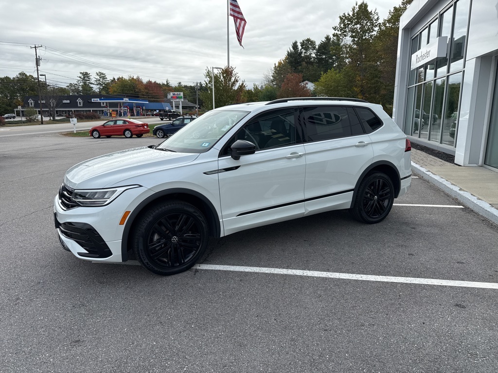 2022 Volkswagen Tiguan SE R-Line Black photo 2