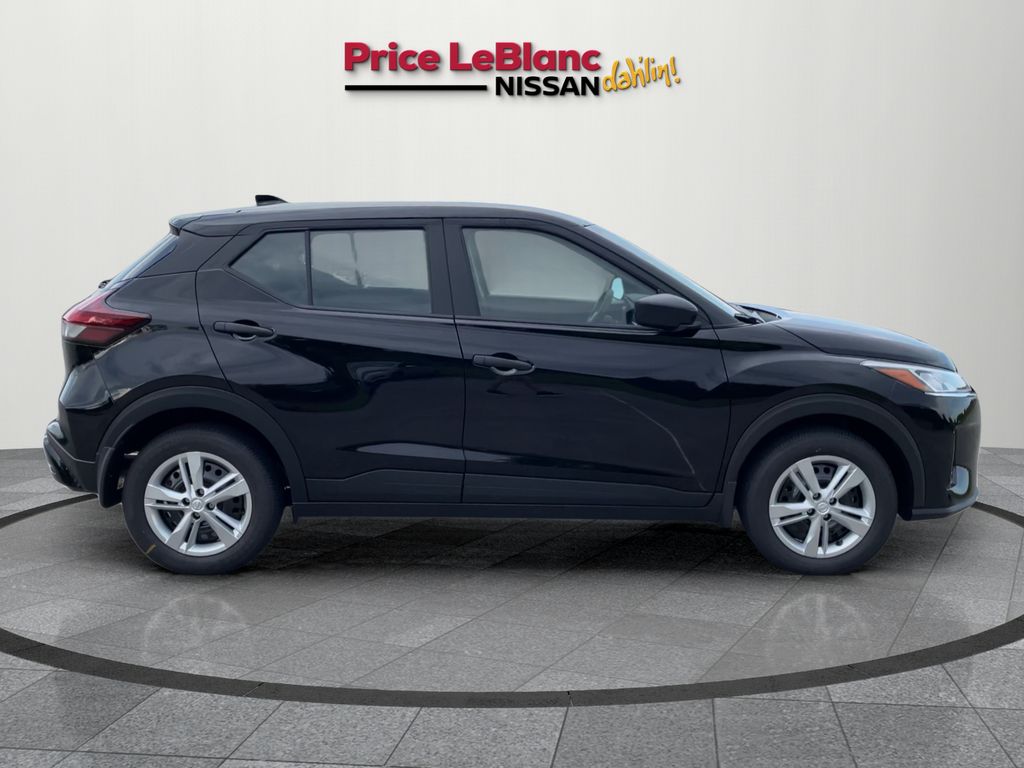 2025 Nissan Kicks Play S photo 7