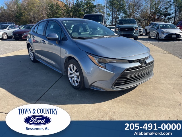 2024 Toyota Corolla LE's photo