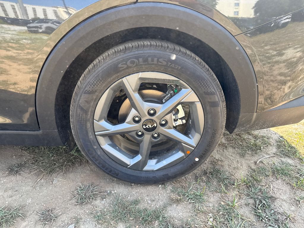 2025 Kia K4 LXS photo 18