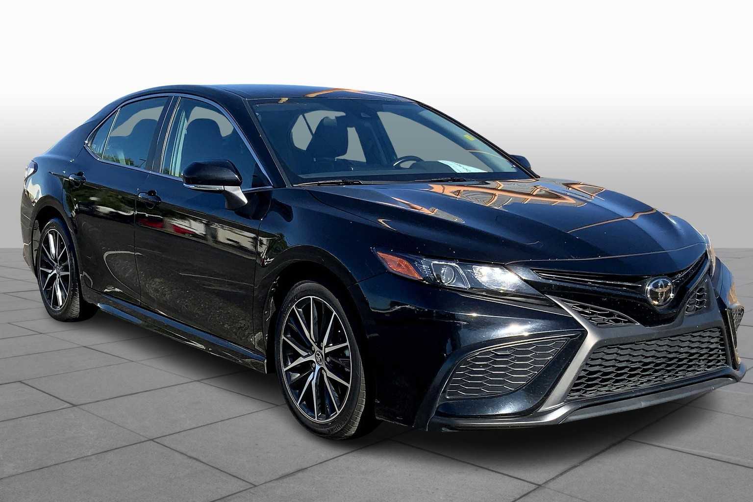 2023 Toyota Camry SE photo 2