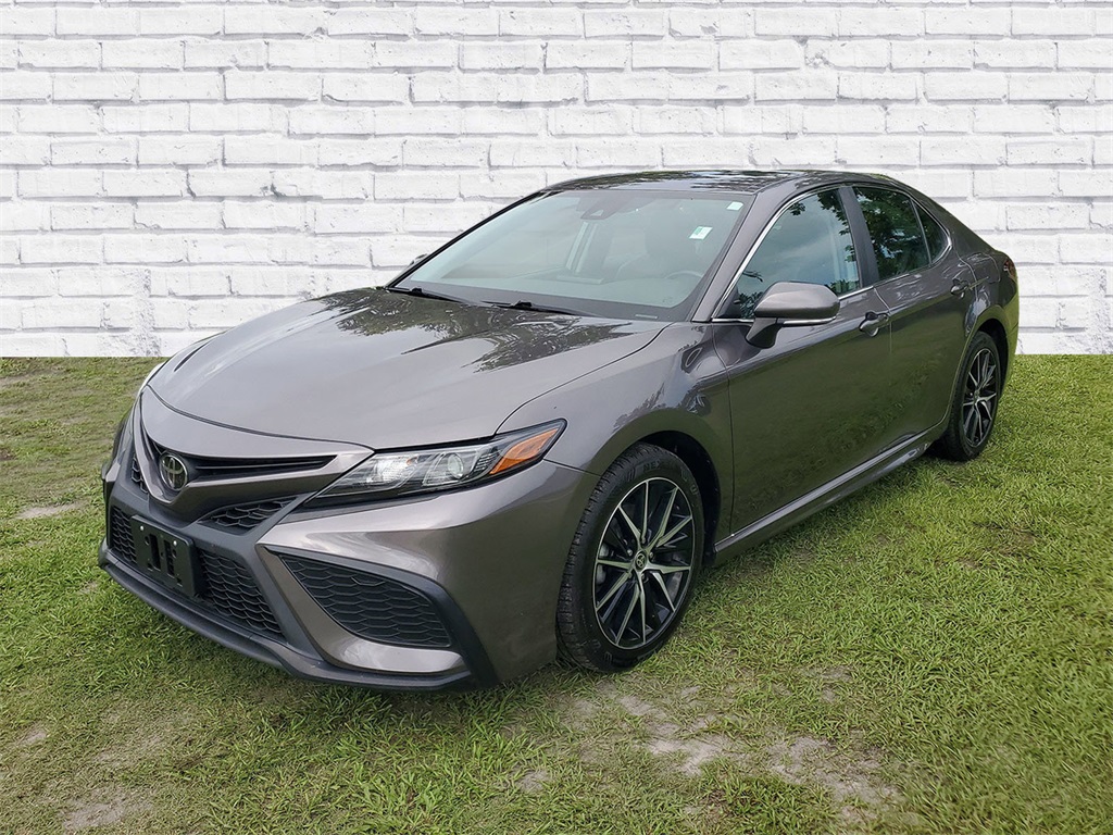 2022 Toyota Camry SE photo 4