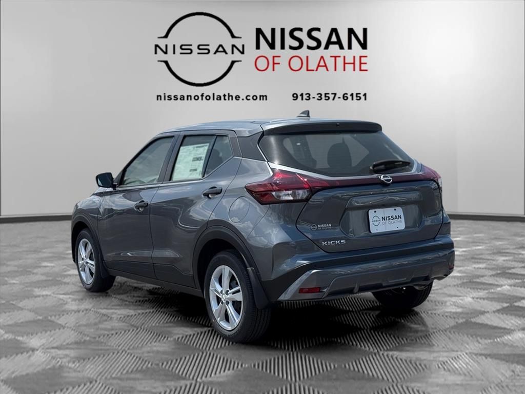 2025 Nissan Kicks Play S photo 2