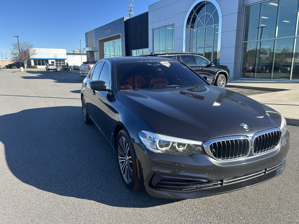 2019 BMW 5 Series 530i's photo