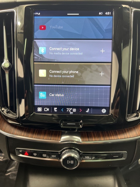 2023 Volvo XC60 B5 Plus photo 11