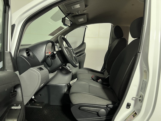 2021 Nissan NV200 S photo 18
