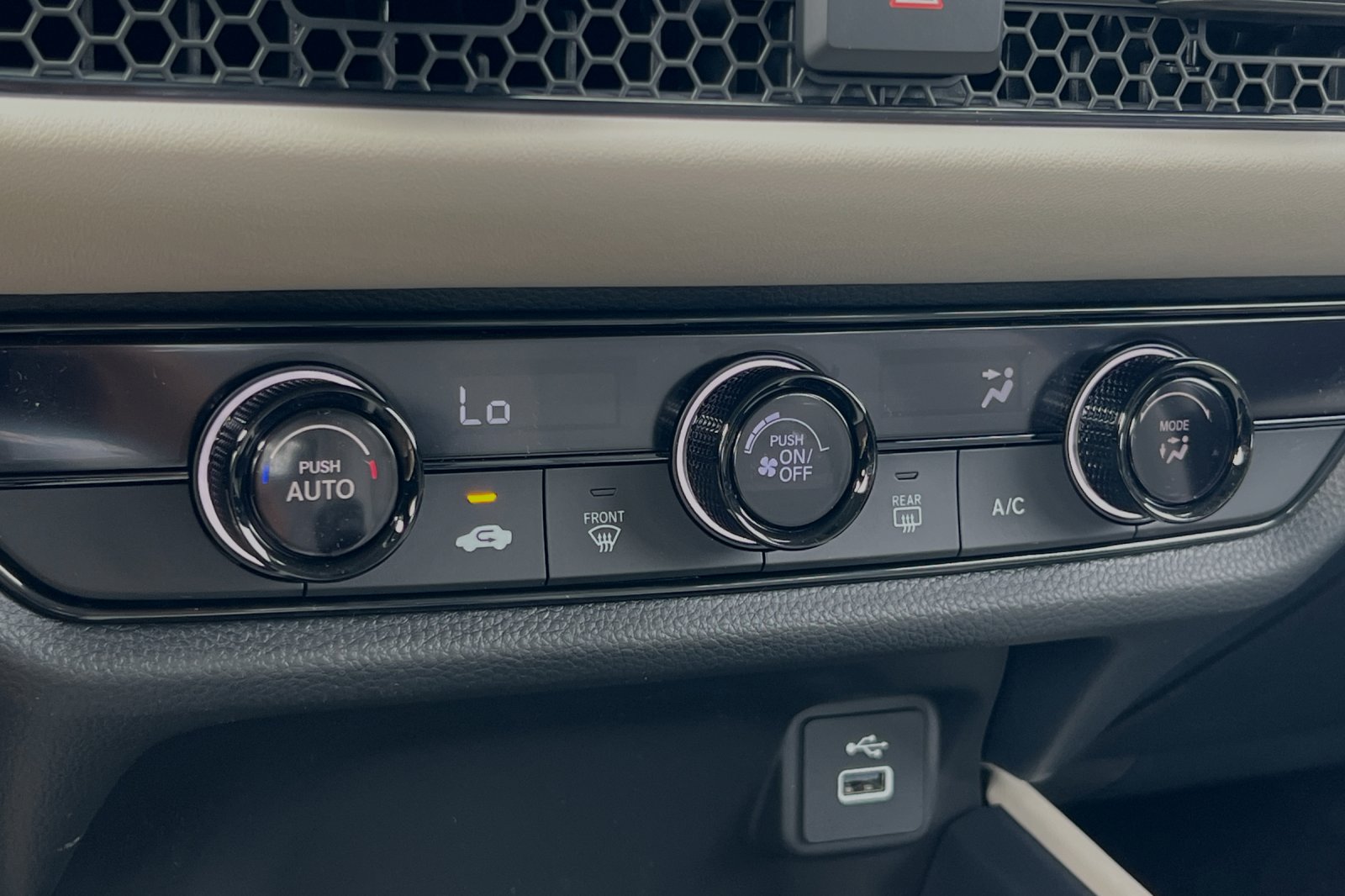 2025 Honda HR-V LX photo 17