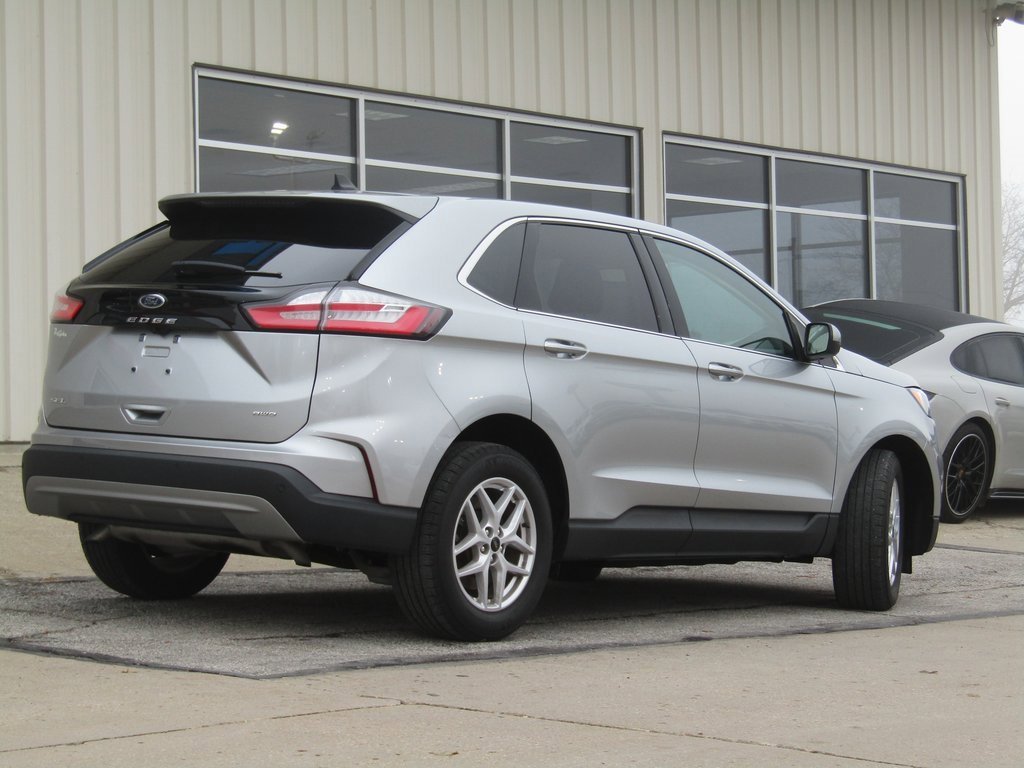 2023 Ford Edge SEL photo 3