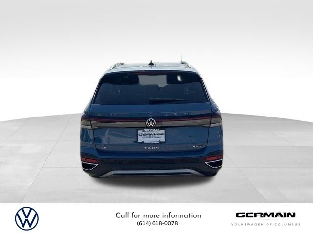 2025 Volkswagen Taos SE photo 3