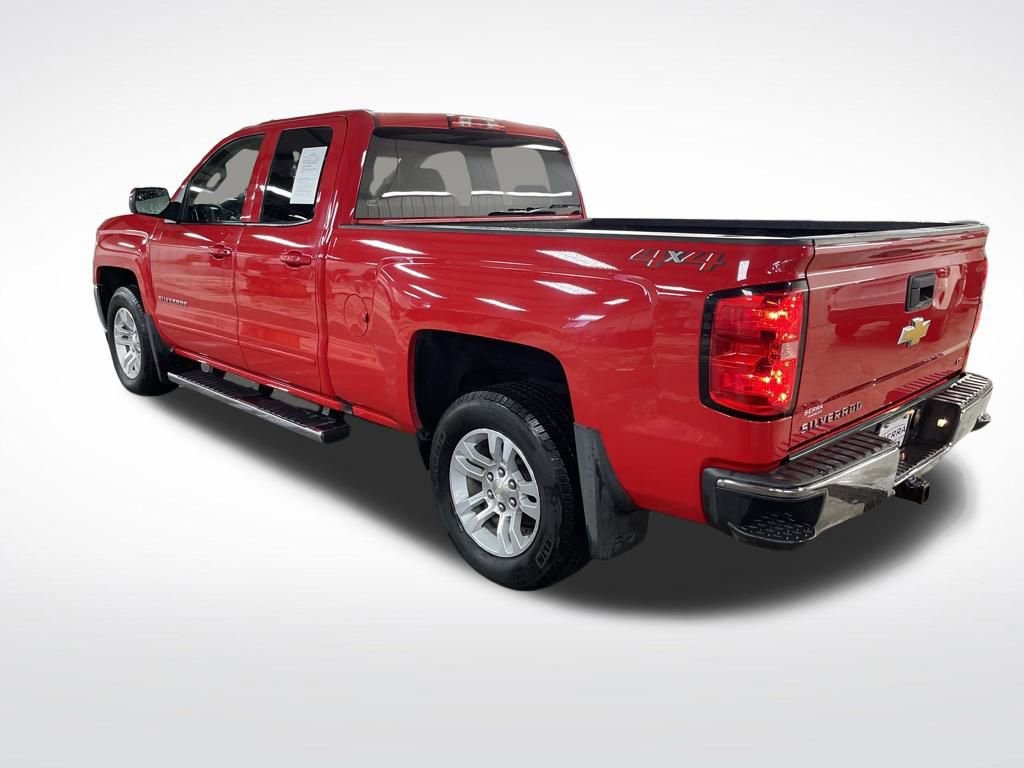 2018 Chevrolet Silverado 1500 LT photo 3