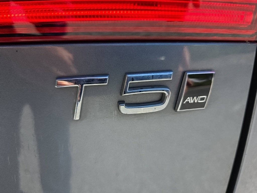 2021 Volvo XC60 T5 Inscription photo 5