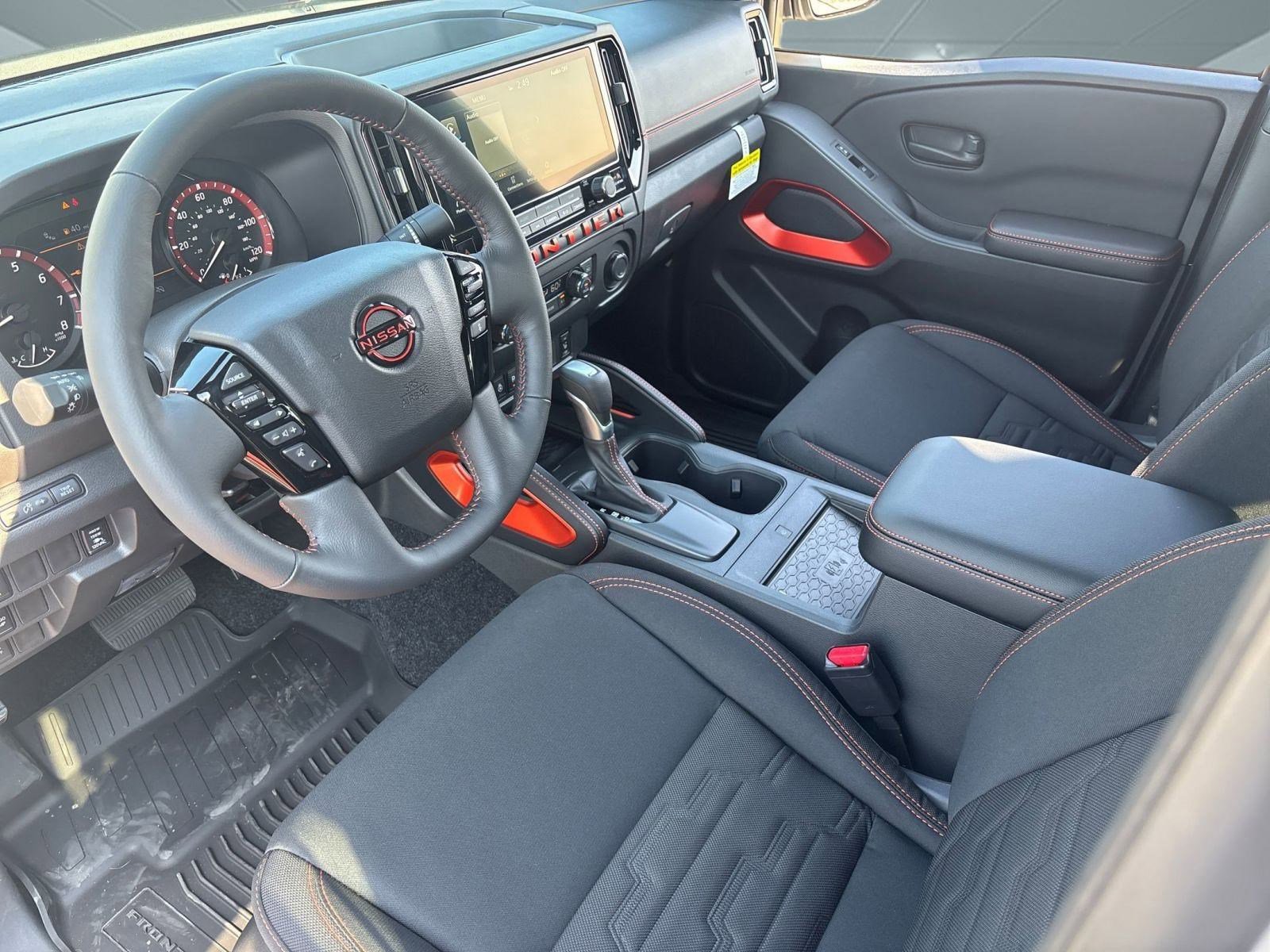 2026 Nissan Frontier Crew Cab PRO-X photo 4