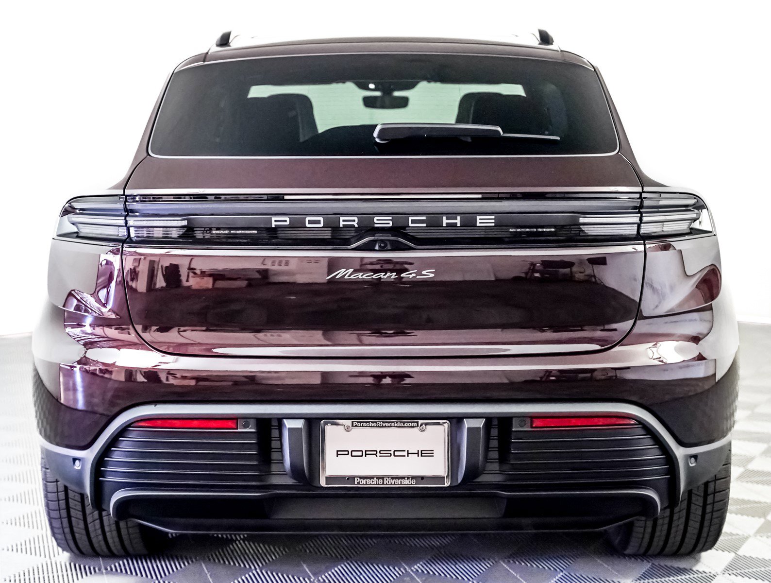 2025 Porsche Macan Electric photo 9