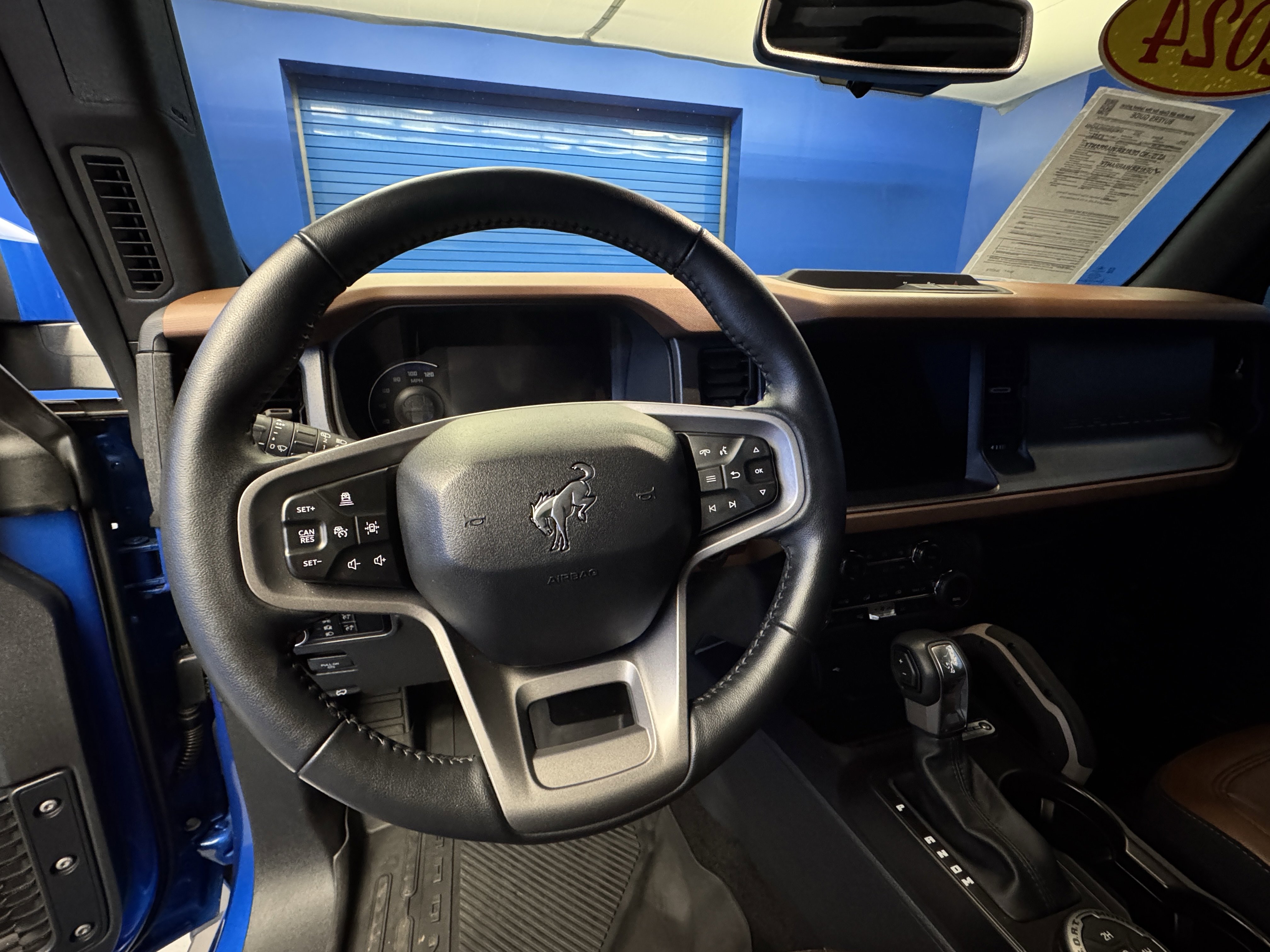 2024 Ford Bronco Outer Banks photo 2