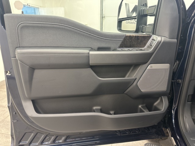 2025 Ford F-250 Lariat photo 10