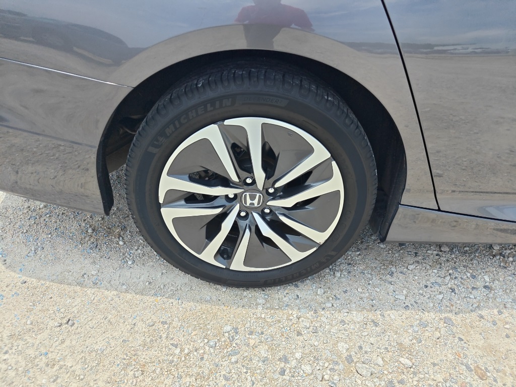 2019 Honda Accord Hybrid photo 7