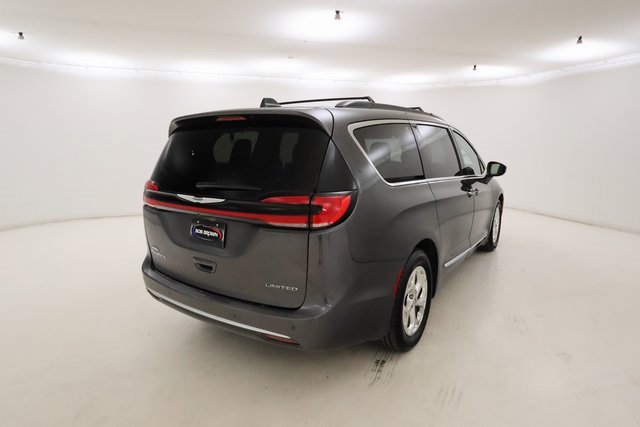 2022 Chrysler Pacifica Limited photo 3