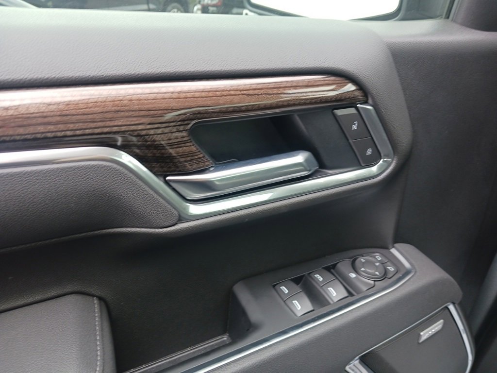 2025 Chevrolet Silverado 1500 RST photo 12