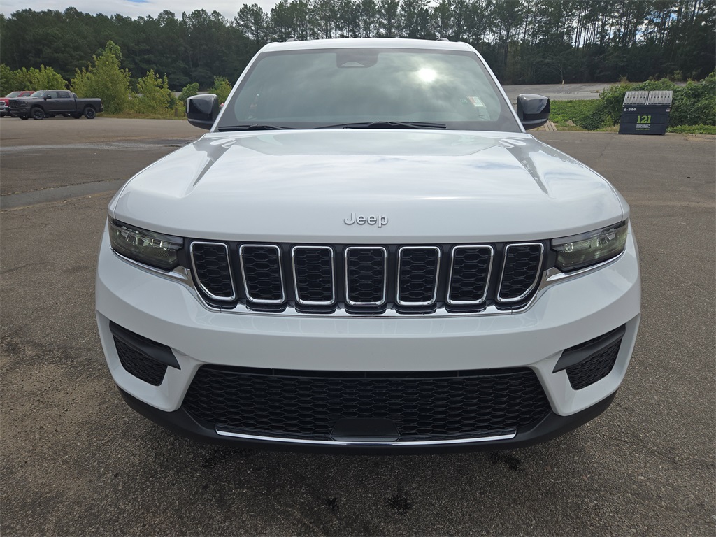 2025 Jeep Grand Cherokee Laredo photo 23