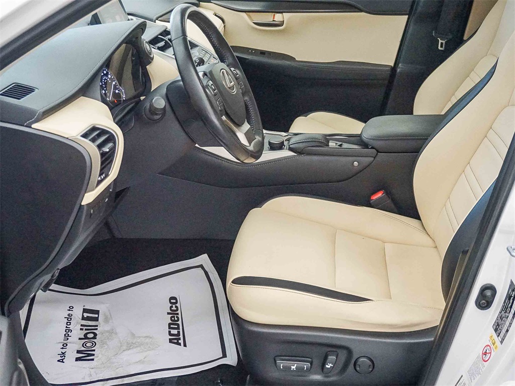 2017 Lexus NX 200t Luxury photo 17