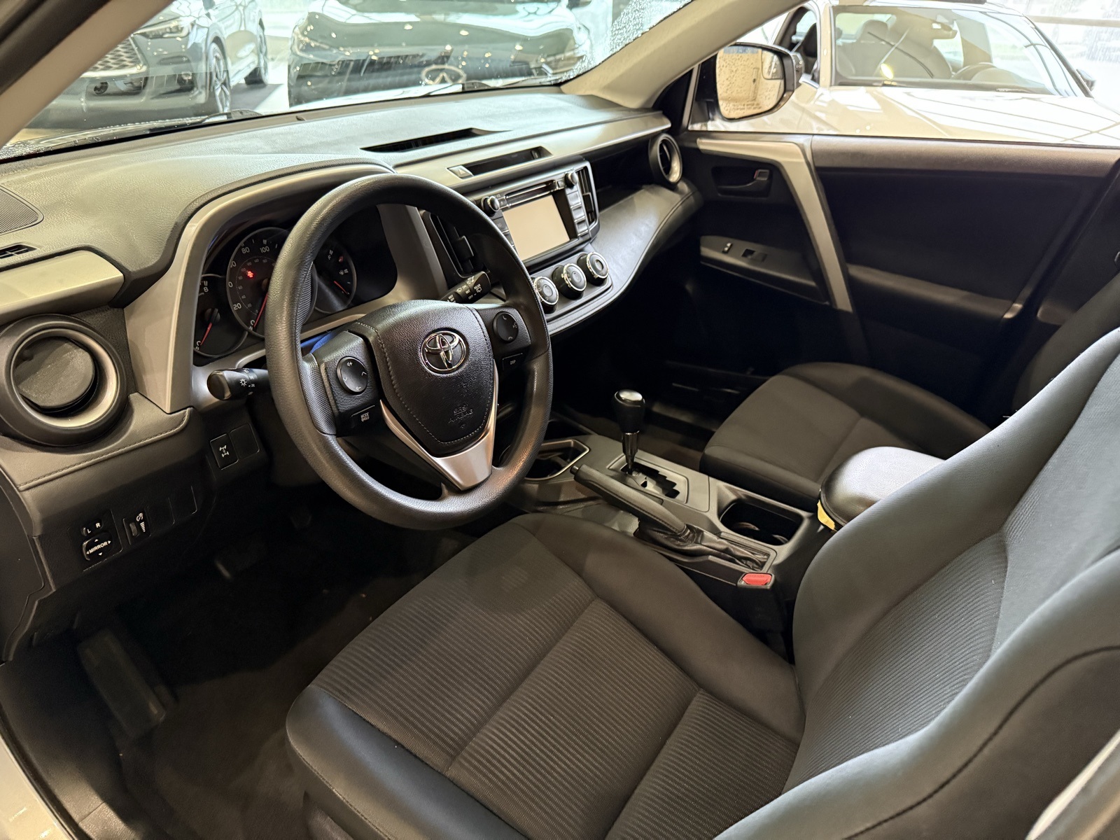 2016 Toyota RAV4 LE photo 28