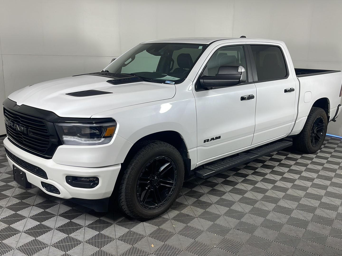 2023 Ram 1500 Laramie photo 2