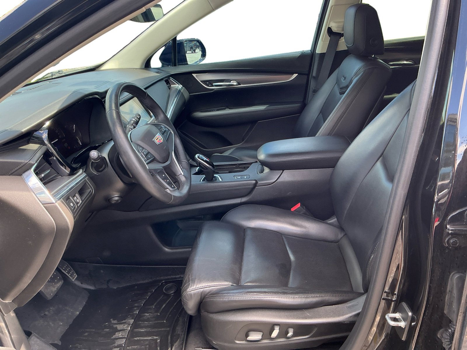 2017 Cadillac XT5 Premium Luxury photo 2