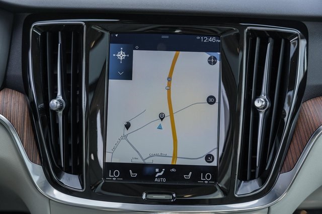2021 Volvo S60 Momentum photo 22
