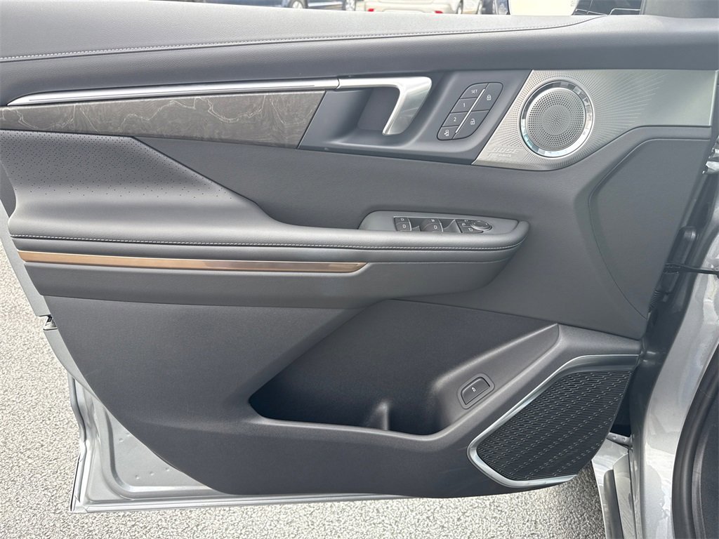 2026 Buick Enclave Avenir photo 12