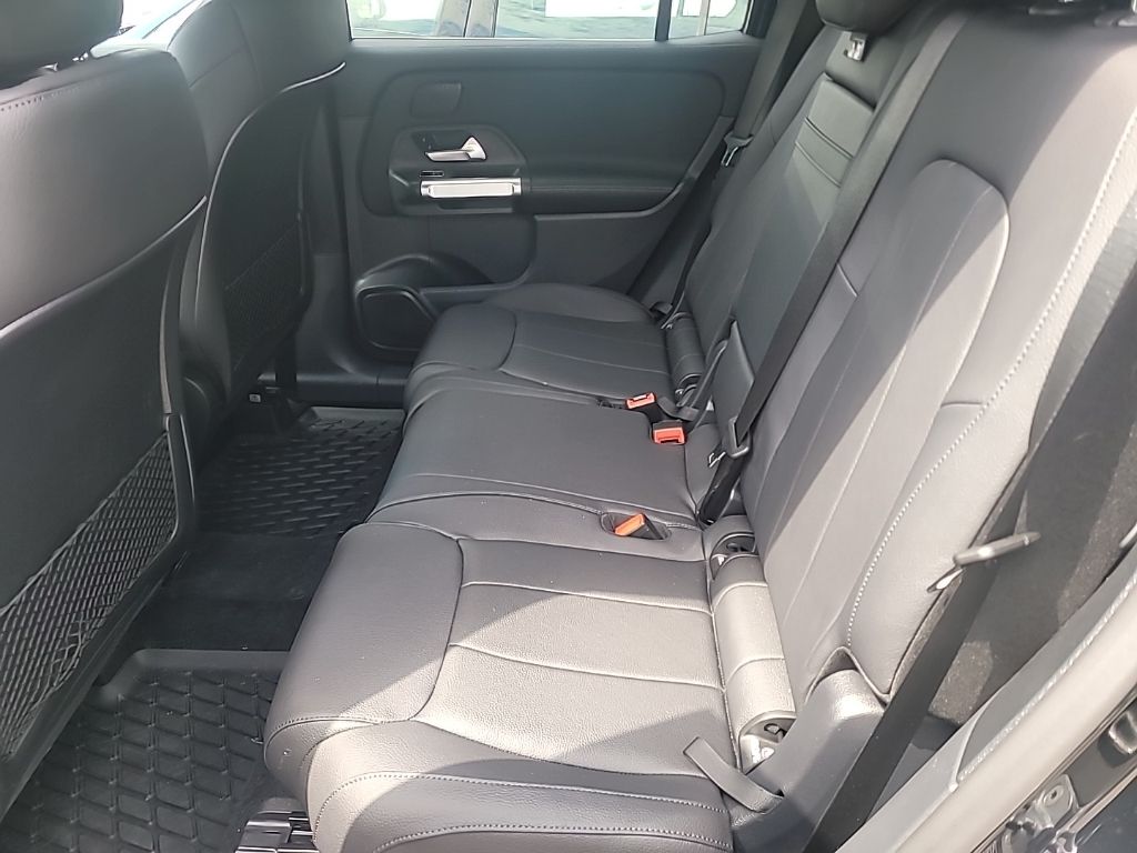 2024 Mercedes Benz GLB 250 photo 4