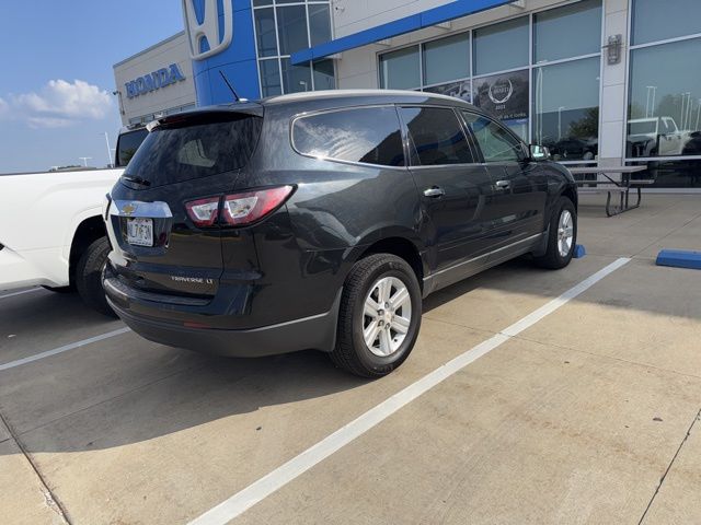 2014 Chevrolet Traverse 1LT photo 2