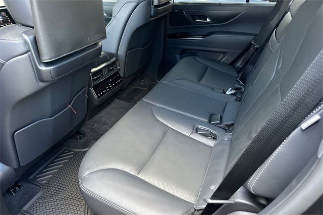 2025 Lexus LX 600 Luxury photo 2