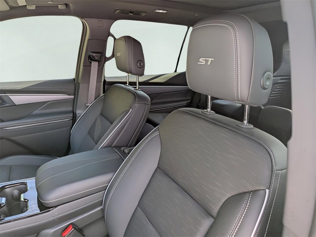 2025 Buick Enclave Sport Touring photo 8
