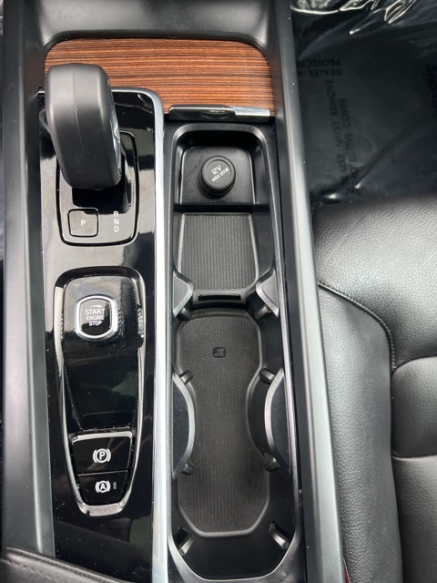 2023 Volvo XC60 B5 Plus photo 12
