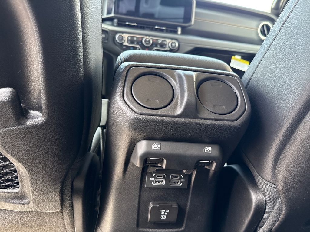 2024 Jeep Wrangler Sahara 4xe photo 11