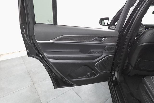 2025 Jeep Grand Cherokee Limited photo 24